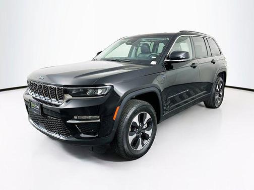 Diamond Black Crystal Pearlcoat 2023 Jeep Grand Cherokee 4xe Base
