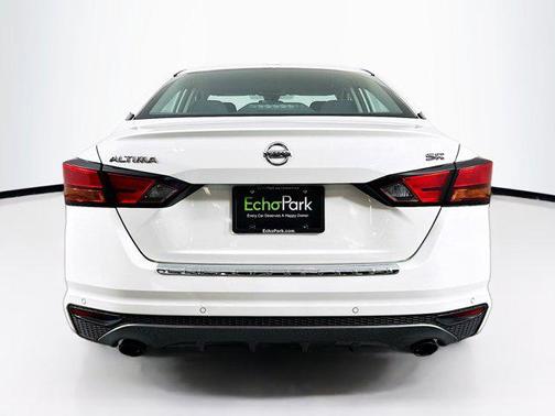 2020 Nissan Altima SR FWD
