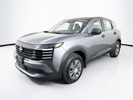 Gun Metallic 2025 Nissan Kicks S