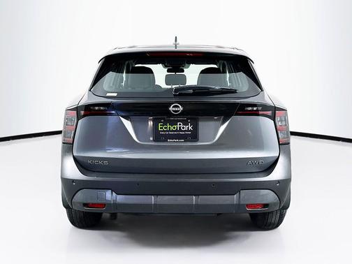 Gun Metallic 2025 Nissan Kicks S