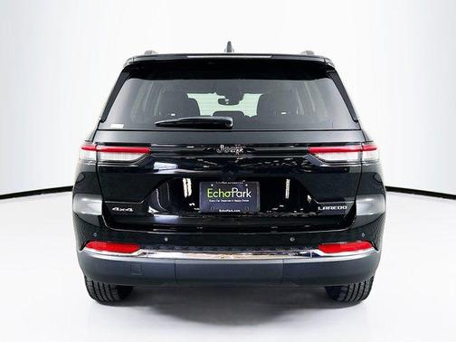 Diamond Black Crystal Pearlcoat 2023 Jeep Grand Cherokee Laredo