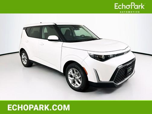 Snow White Pearl 2025 Kia Soul LX