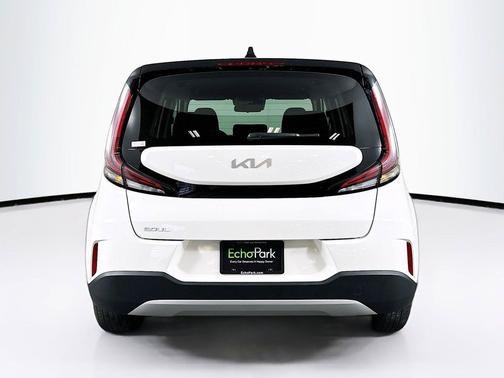 Snow White Pearl 2025 Kia Soul LX