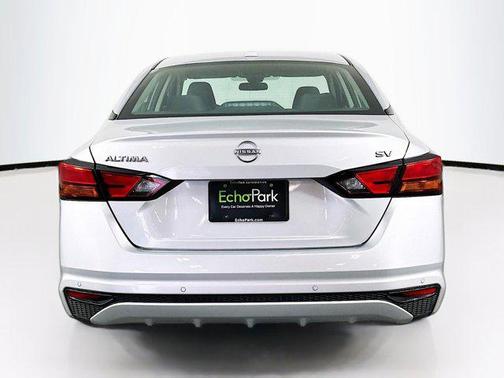 Brilliant Silver Metallic 2024 Nissan Altima 2.5 SV