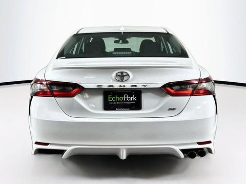 Ice Cap 2023 Toyota Camry SE