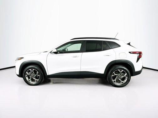Summit White 2025 Chevrolet Trax LT