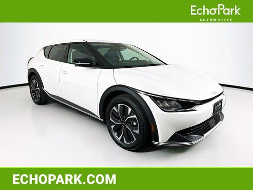 Snow White Pearl 2024 Kia EV6 Light