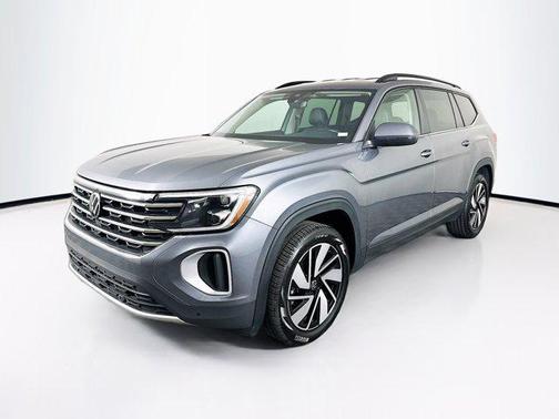 Platinum Gray Metallic 2025 Volkswagen Atlas 2.0T SE w/Technology