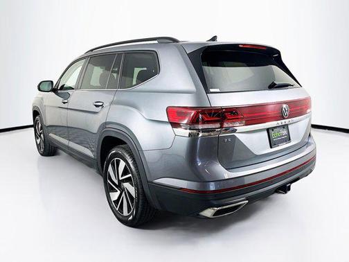 Platinum Gray Metallic 2025 Volkswagen Atlas 2.0T SE w/Technology