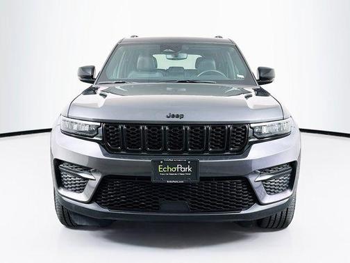 2022 Jeep Grand Cherokee Altitude