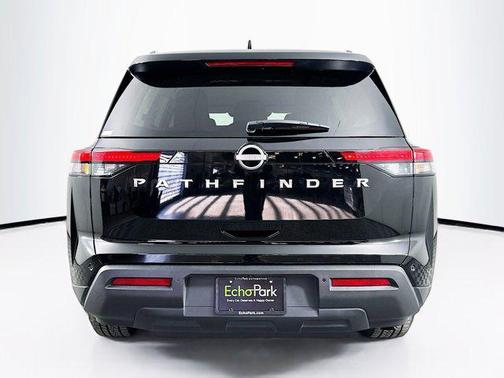 2025 Nissan Pathfinder SV FWD