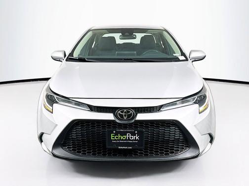 Classic Silver Metallic 2021 Toyota Corolla LE