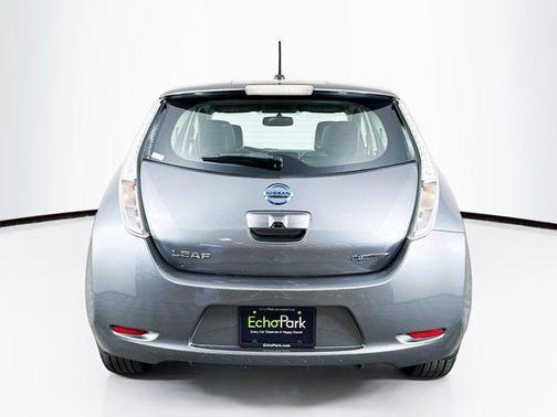 Gun Metallic 2015 Nissan Leaf SL
