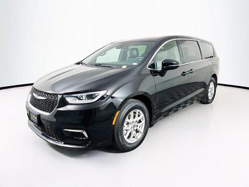 2025 Chrysler Pacifica L