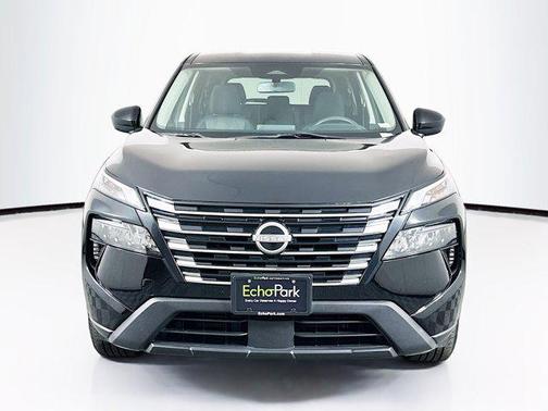 Super Black 2024 Nissan Rogue SV