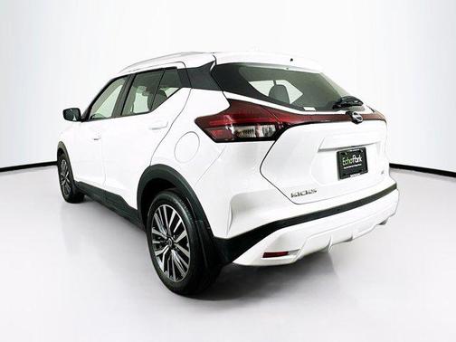 2022 Nissan Kicks SV