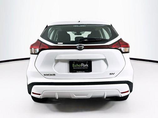 2022 Nissan Kicks SV