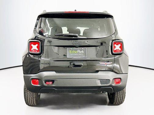 2023 Jeep Renegade Trailhawk