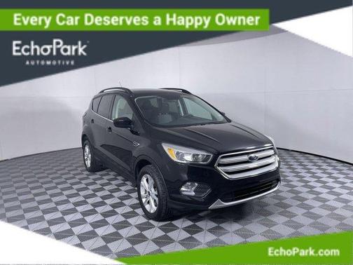 Photo 1 of 32 of 2018 Ford Escape SE