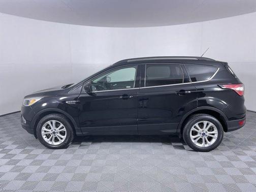 Photo 5 of 32 of 2018 Ford Escape SE