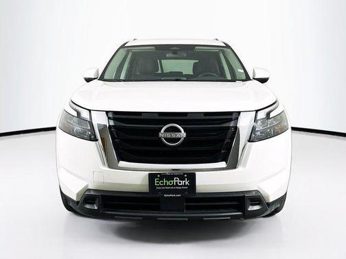 2025 Nissan Pathfinder SV FWD