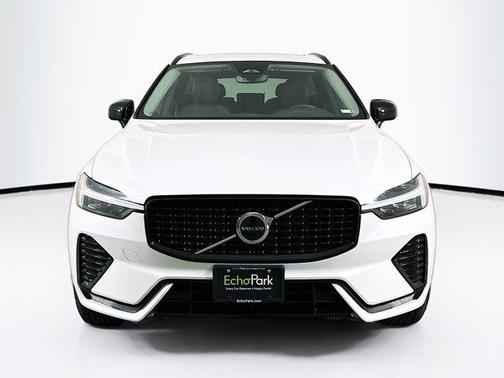 2025 Volvo XC60 B5 Core