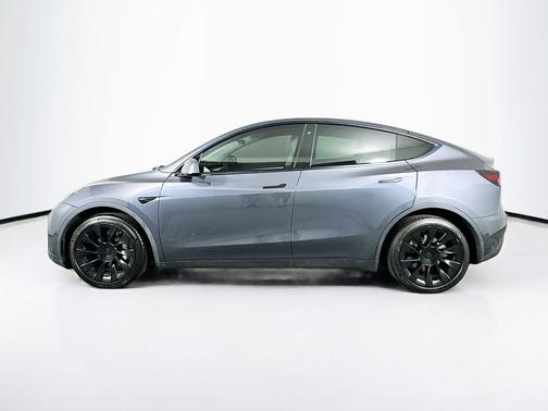 Gray 2022 Tesla Model Y Long Range
