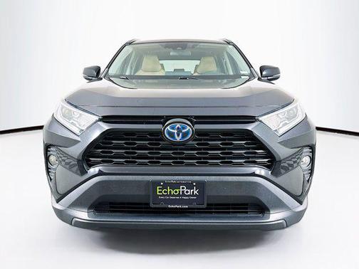2020 Toyota RAV4 Hybrid XLE