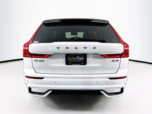 2024 Volvo XC60 B5 Plus Dark Theme