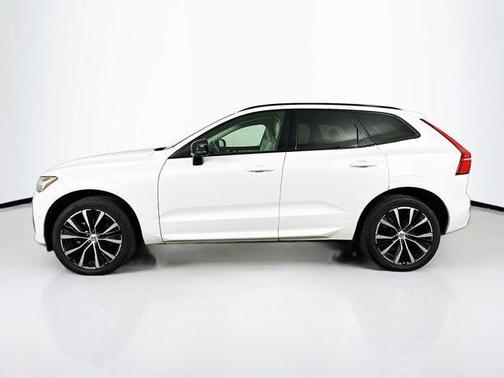 2024 Volvo XC60 B5 Plus Dark Theme