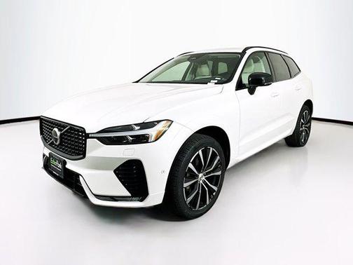 2024 Volvo XC60 B5 Plus Dark Theme