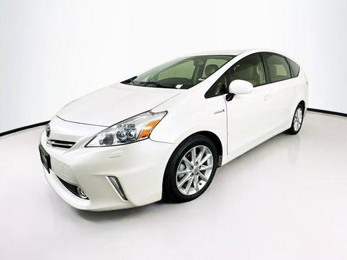 2013 Toyota Prius v Five