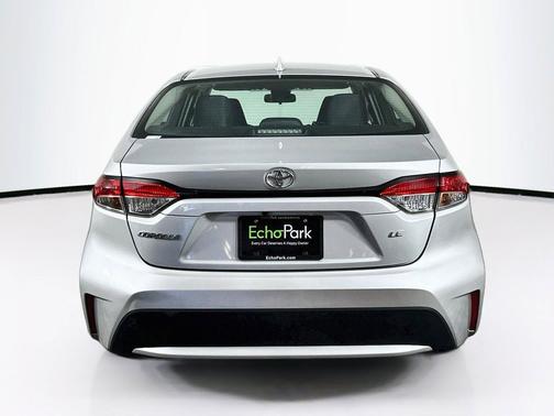 Classic Silver Metallic 2021 Toyota Corolla LE