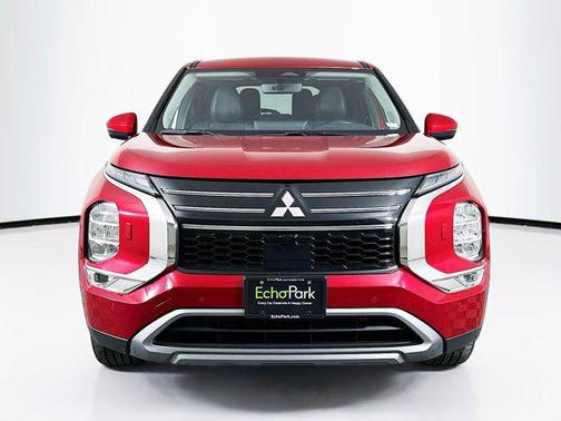 Red Diamond 2025 Mitsubishi Outlander SE