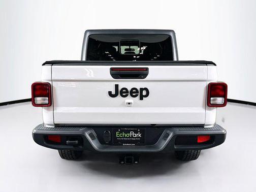 2021 Jeep Gladiator Willys 4x4