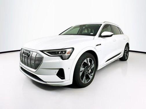 2021 Audi e-tron Premium Plus