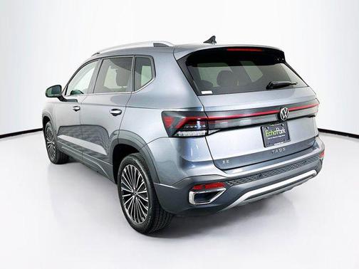 Deep Black Pearl 2025 Volkswagen Taos 1.5T SE