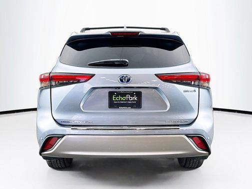 2021 Toyota Highlander Hybrid Platinum