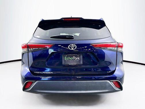 2023 Toyota Highlander LE