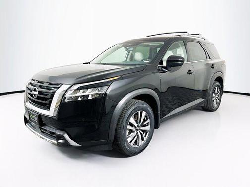 2023 Nissan Pathfinder SL 4WD