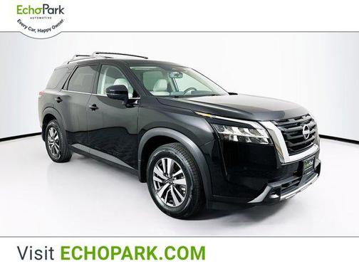 2023 Nissan Pathfinder SL 4WD