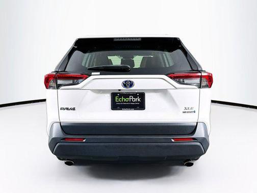 2020 Toyota RAV4 Hybrid XLE