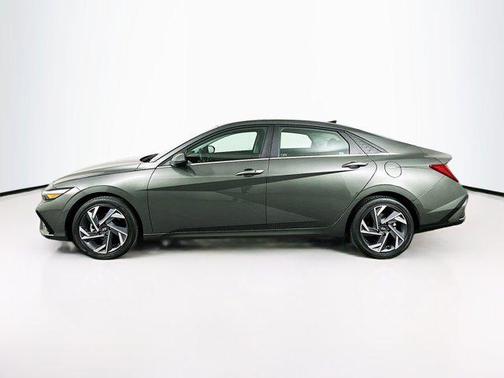 2025 Hyundai ELANTRA SEL