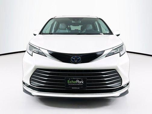 2021 Toyota Sienna Limited 7-Passenger