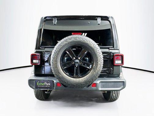 2023 Jeep Wrangler 4-Door Sahara Altitude 4x4