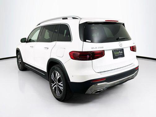 Polar White 2025 Mercedes-Benz GLB 250 4MATIC