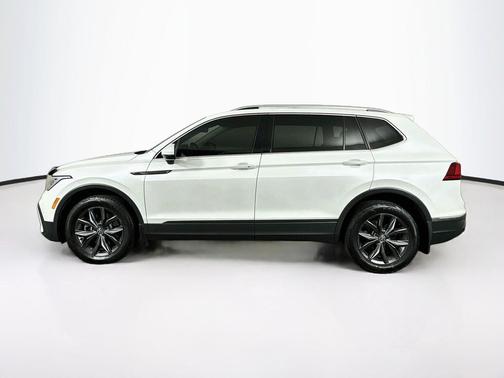 Opal White Pearl 2023 Volkswagen Tiguan 2.0T SE
