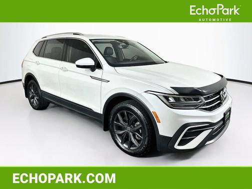 Opal White Pearl 2023 Volkswagen Tiguan 2.0T SE