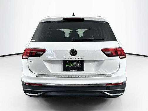 Opal White Pearl 2023 Volkswagen Tiguan 2.0T SE