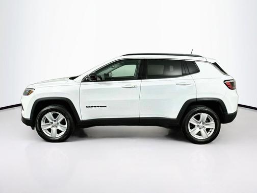 Bright White Clearcoat 2022 Jeep Compass Latitude